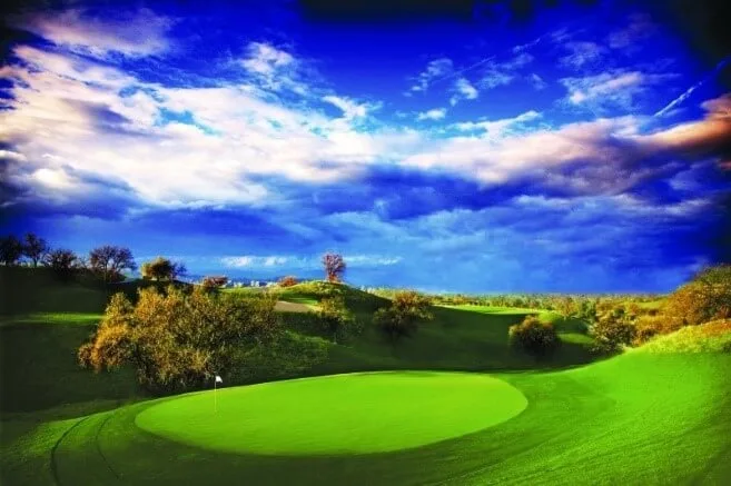 The Oaks Club at Valencia